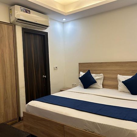 Airport Hotel Golden Bliss Near Delhi Airport New Delhi Exteriör bild