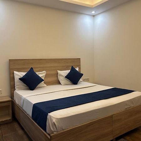 Airport Hotel Golden Bliss Near Delhi Airport New Delhi Exteriör bild