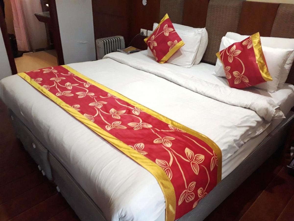 Airport Hotel Golden Bliss Near Delhi Airport New Delhi Exteriör bild