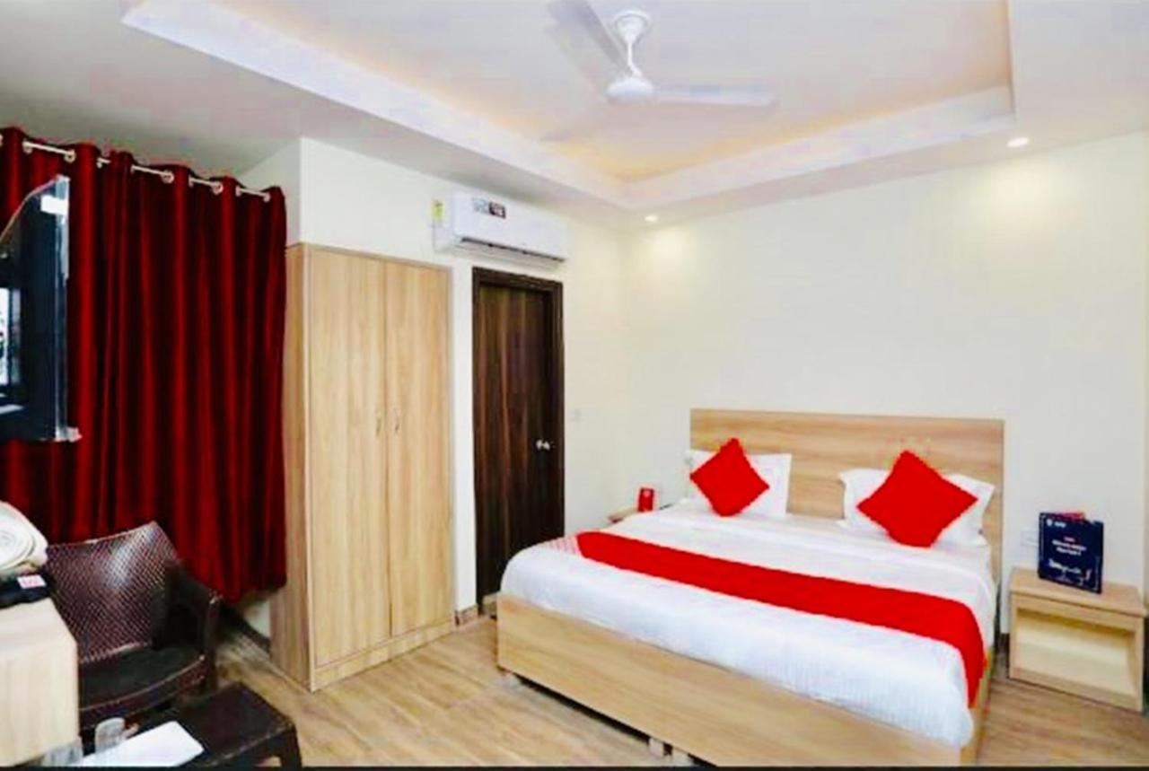 Airport Hotel Golden Bliss Near Delhi Airport New Delhi Exteriör bild