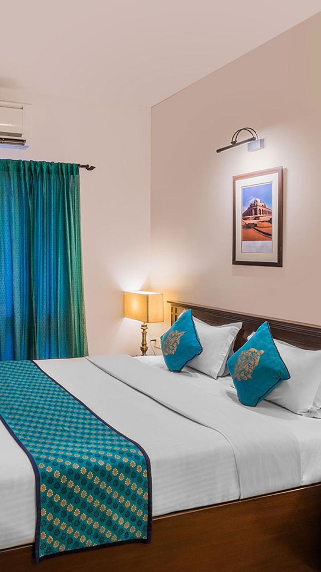 Airport Hotel Golden Bliss Near Delhi Airport New Delhi Exteriör bild