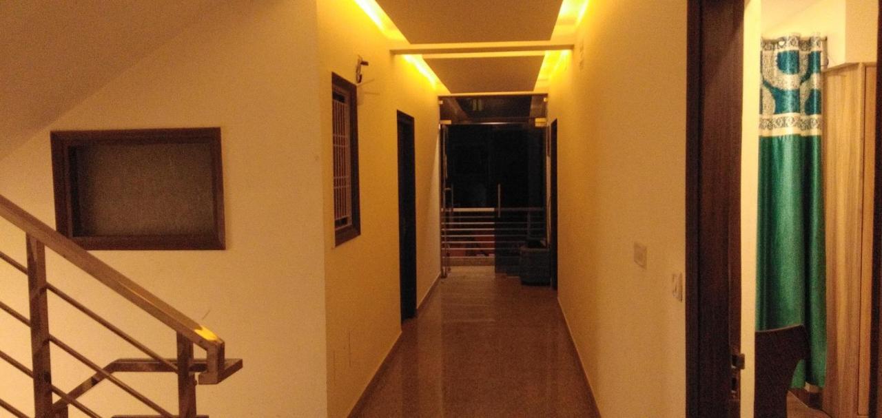 Airport Hotel Golden Bliss Near Delhi Airport New Delhi Exteriör bild